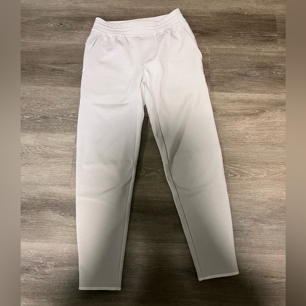Lulu lemon sweatpants. New without tags